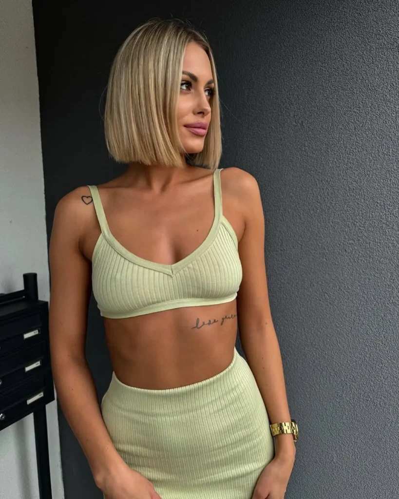2. Sleek Vanilla Cream Bob